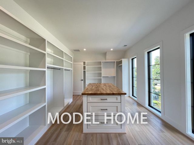 1806 BARBEE ST, Mclean, VA 22101