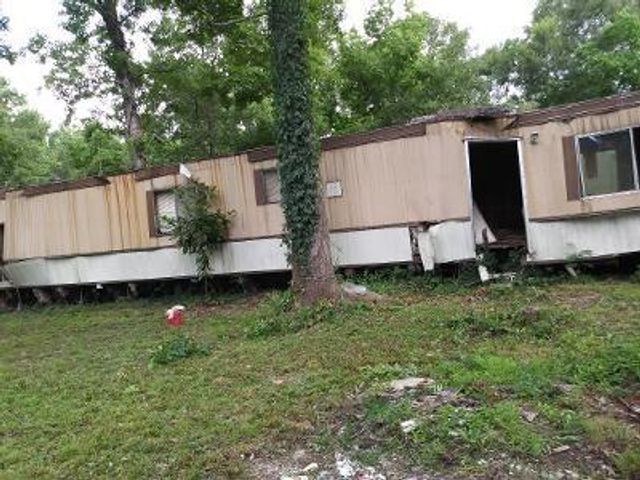400 Friar Tuck Road, Shepherd, TX 77371