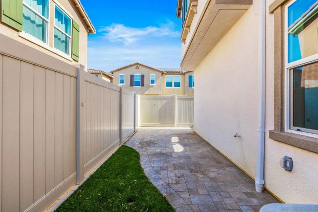 505 Pinedale, Vista, CA 92081