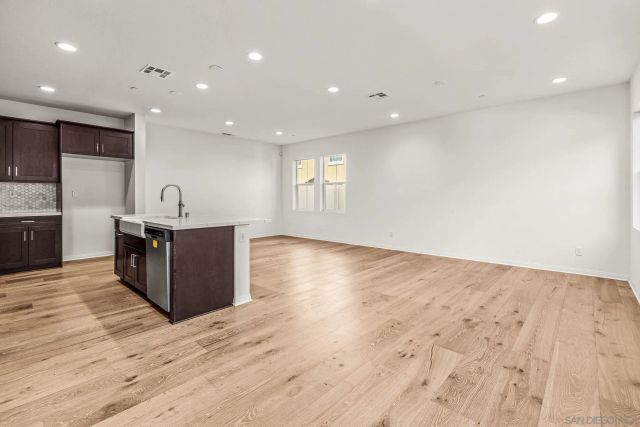 505 Pinedale, Vista, CA 92081