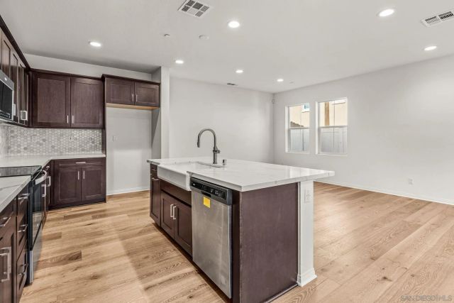 505 Pinedale, Vista, CA 92081