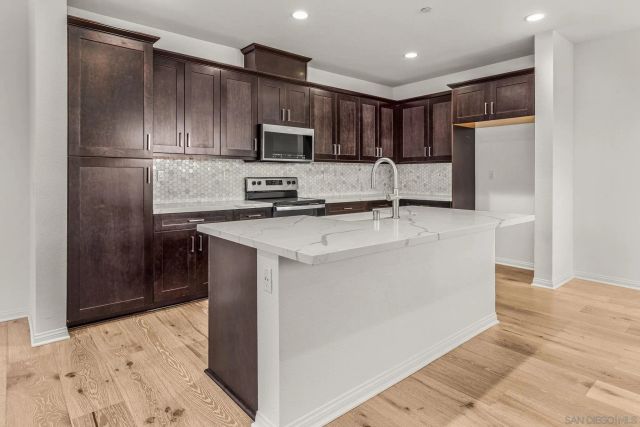 505 Pinedale, Vista, CA 92081