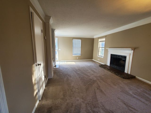 294 Donna Dr Apt A, Hendersonville, TN 37075