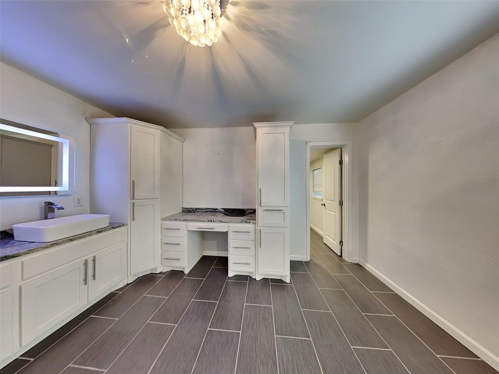 708 S Willomet Avenue, Dallas, TX 75208 — photo 5