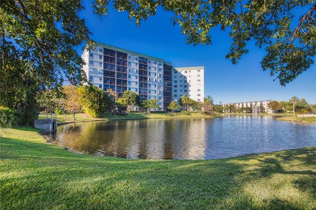 2334 S Cypress Bend Drive 308, Pompano Beach, FL 33069