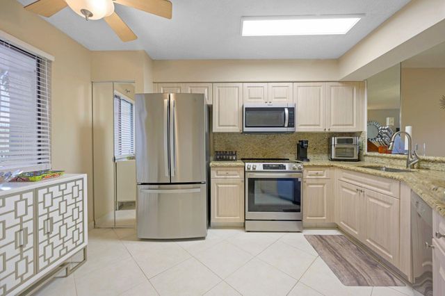 2334 S Cypress Bend Drive 308, Pompano Beach, FL 33069