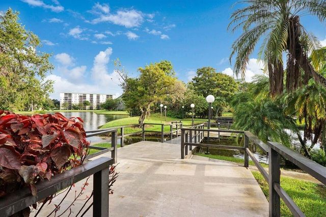 2334 S Cypress Bend Drive 308, Pompano Beach, FL 33069