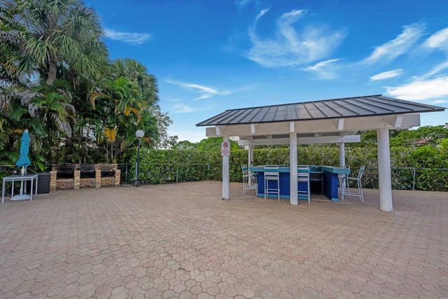 2334 S Cypress Bend Drive 308, Pompano Beach, FL 33069