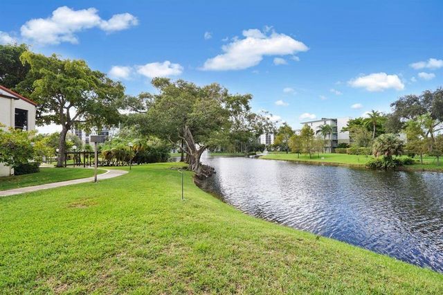2334 S Cypress Bend Drive 308, Pompano Beach, FL 33069