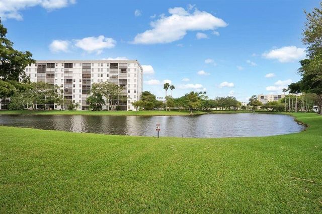 2334 S Cypress Bend Drive 308, Pompano Beach, FL 33069