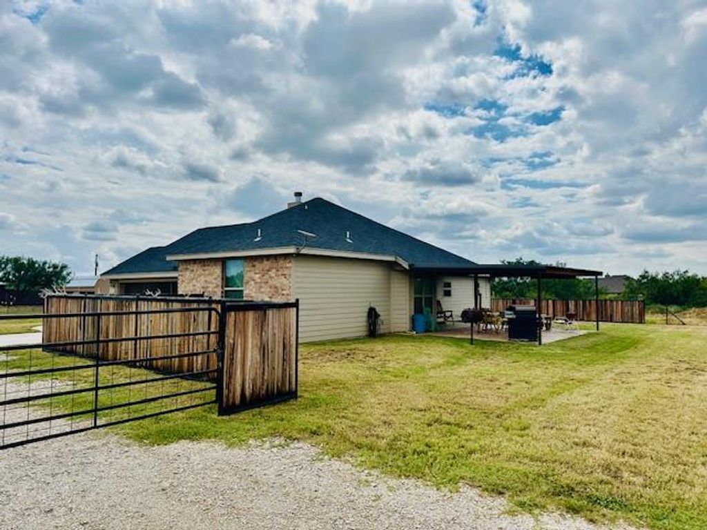 Image 26 of property listing at 9213 Remuda Lane, Christoval, TX 76935