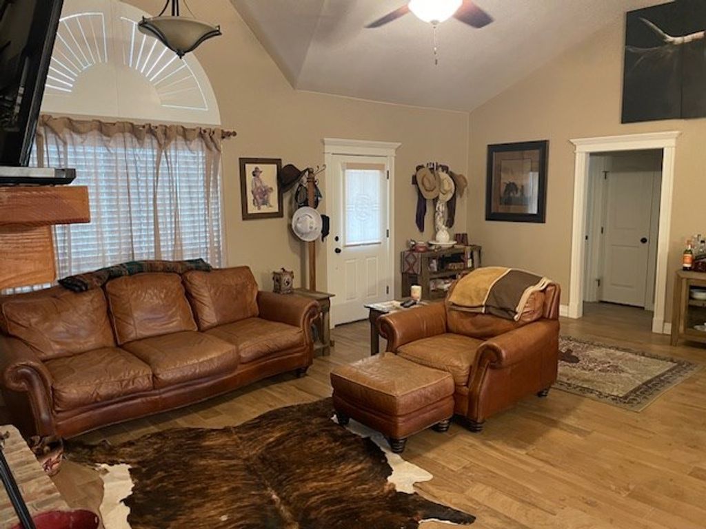 Image 6 of property listing at 9213 Remuda Lane, Christoval, TX 76935