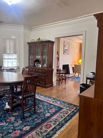 6845 S Chappel Avenue, Chicago, IL 60649