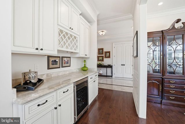 609 KINGSLEY RD SW, Vienna, VA 22180