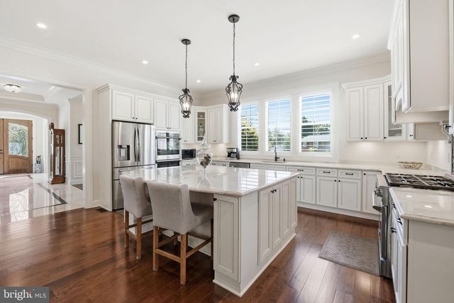 609 KINGSLEY RD SW, Vienna, VA 22180