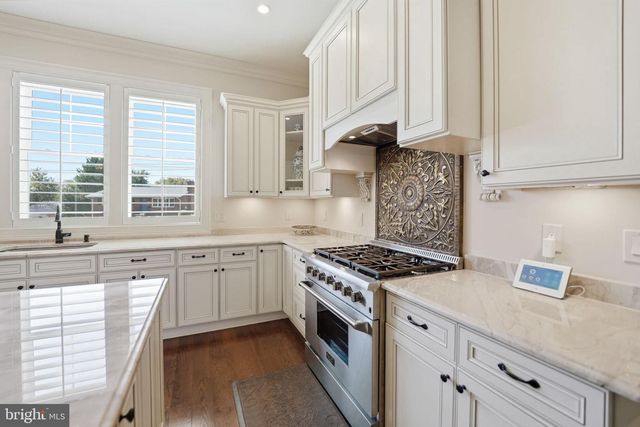 609 KINGSLEY RD SW, Vienna, VA 22180