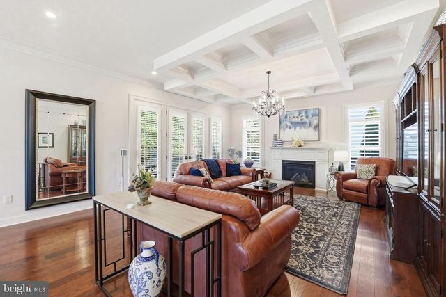 609 KINGSLEY RD SW, Vienna, VA 22180