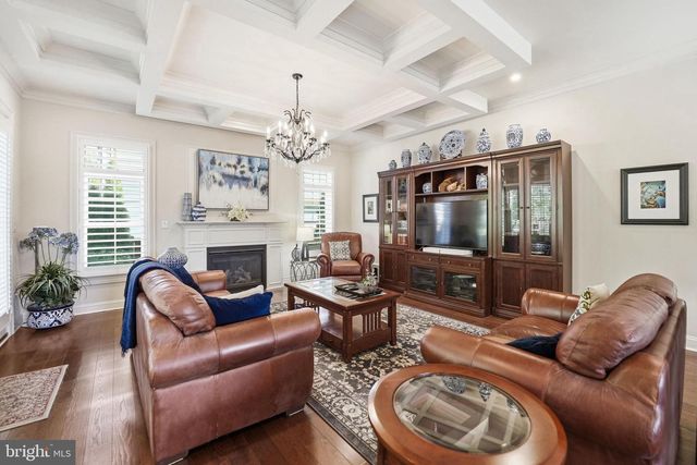 609 KINGSLEY RD SW, Vienna, VA 22180