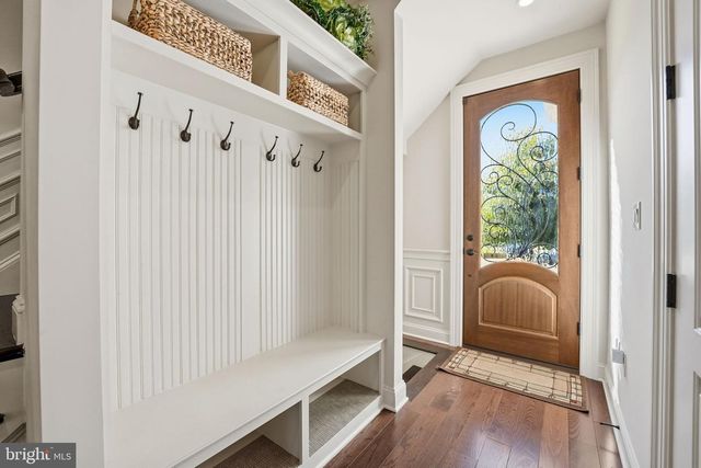 609 KINGSLEY RD SW, Vienna, VA 22180