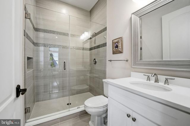 609 KINGSLEY RD SW, Vienna, VA 22180