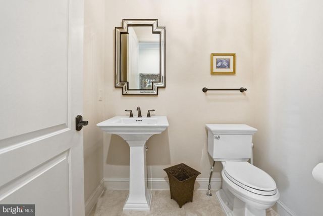 609 KINGSLEY RD SW, Vienna, VA 22180