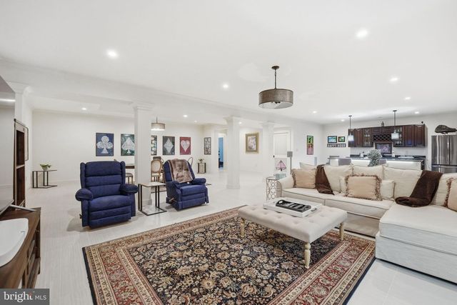 609 KINGSLEY RD SW, Vienna, VA 22180