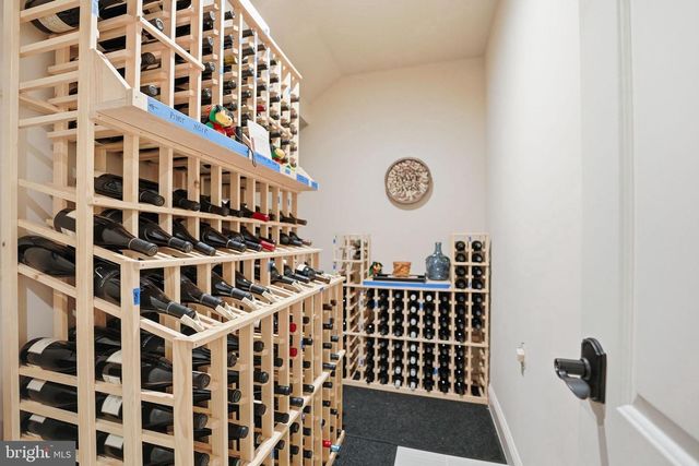 609 KINGSLEY RD SW, Vienna, VA 22180