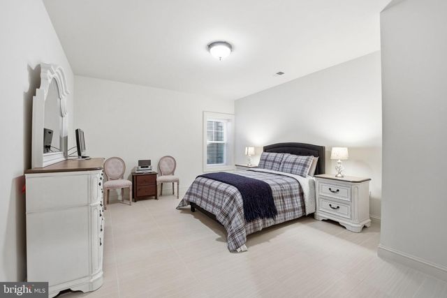 609 KINGSLEY RD SW, Vienna, VA 22180