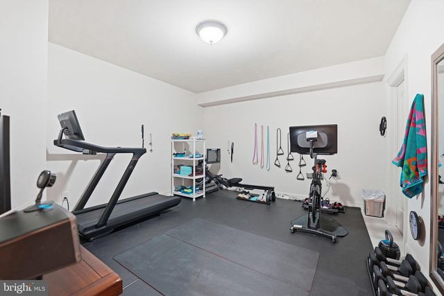 609 KINGSLEY RD SW, Vienna, VA 22180