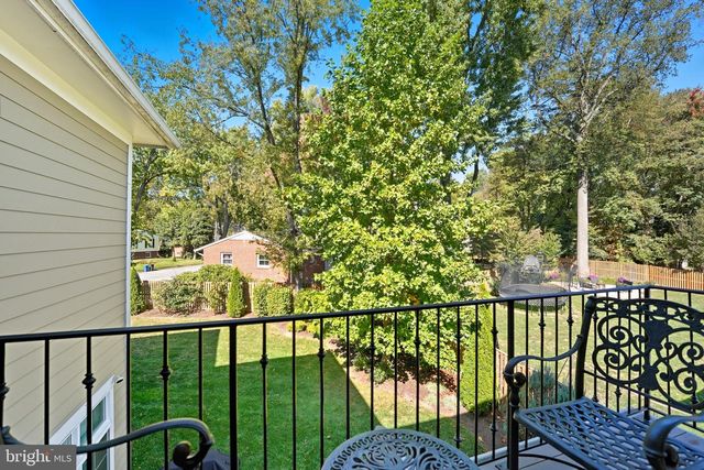 609 KINGSLEY RD SW, Vienna, VA 22180