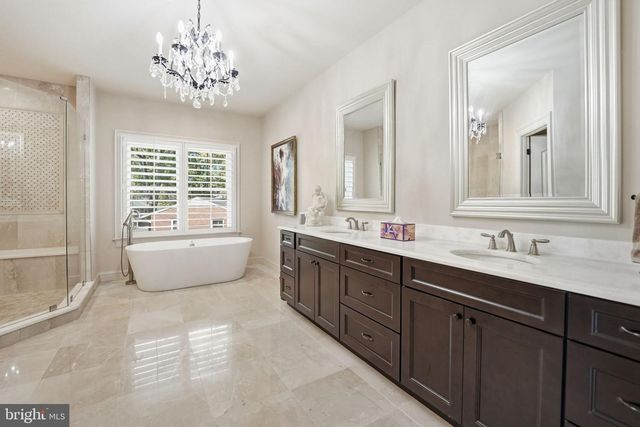 609 KINGSLEY RD SW, Vienna, VA 22180