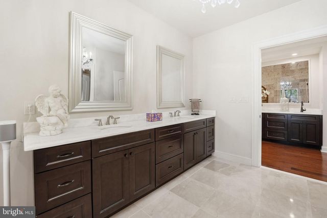 609 KINGSLEY RD SW, Vienna, VA 22180