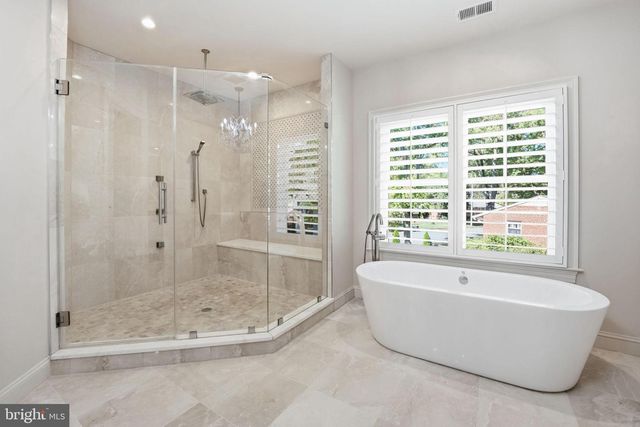 609 KINGSLEY RD SW, Vienna, VA 22180