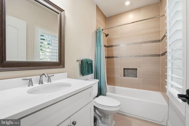 609 KINGSLEY RD SW, Vienna, VA 22180