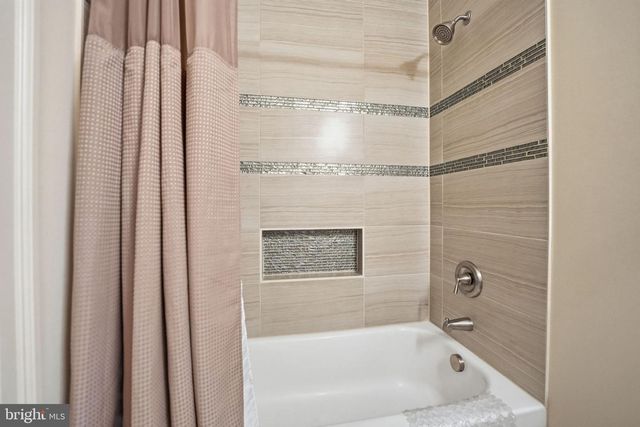 609 KINGSLEY RD SW, Vienna, VA 22180