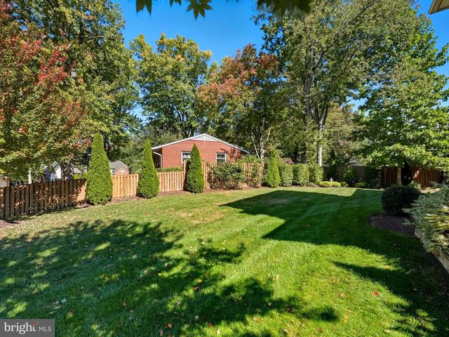 609 KINGSLEY RD SW, Vienna, VA 22180