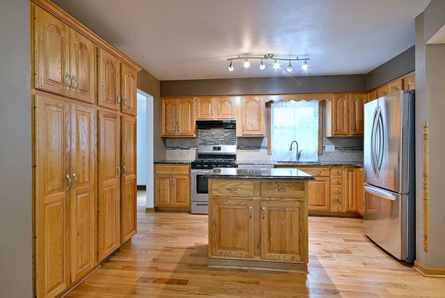 703 Larkfield Circle, Rockford, IL 61107
