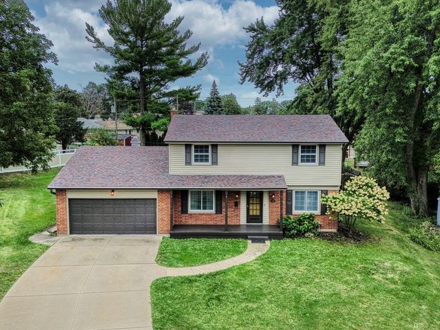 703 Larkfield Circle, Rockford, IL 61107