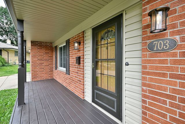 703 Larkfield Circle, Rockford, IL 61107