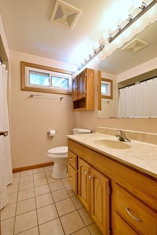 703 Larkfield Circle, Rockford, IL 61107