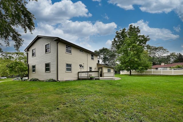 703 Larkfield Circle, Rockford, IL 61107