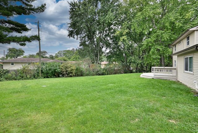 703 Larkfield Circle, Rockford, IL 61107