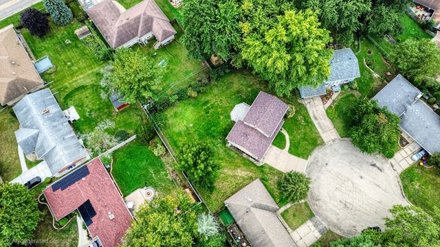 703 Larkfield Circle, Rockford, IL 61107