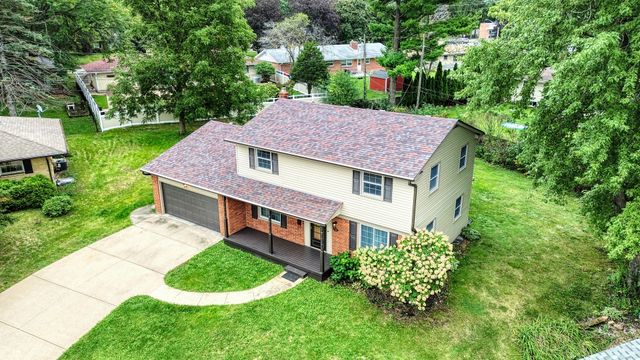703 Larkfield Circle, Rockford, IL 61107