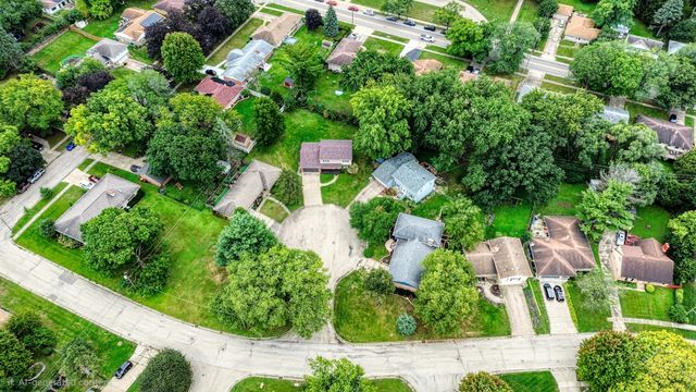 703 Larkfield Circle, Rockford, IL 61107