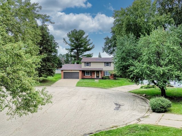 703 Larkfield Circle, Rockford, IL 61107