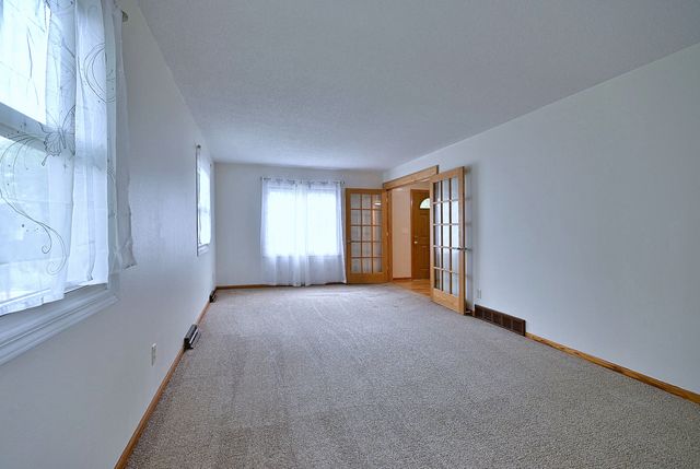 703 Larkfield Circle, Rockford, IL 61107