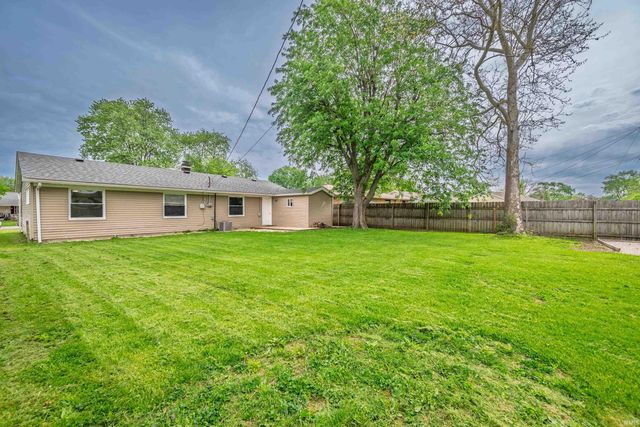 2007 W Sheffield Drive, Muncie, IN 47304