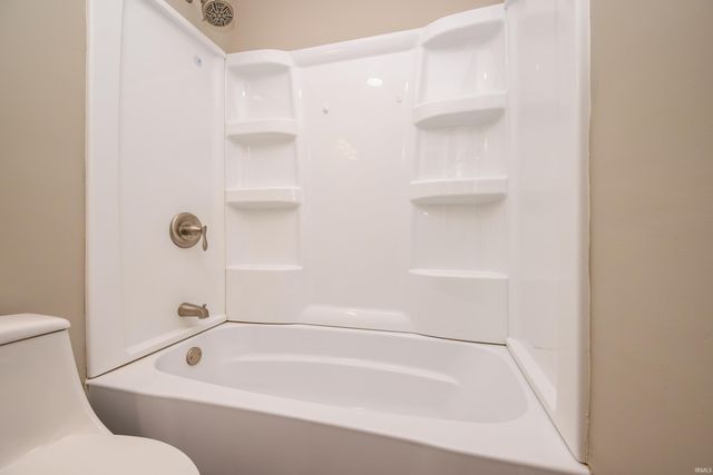 2007 W Sheffield Drive, Muncie, IN 47304