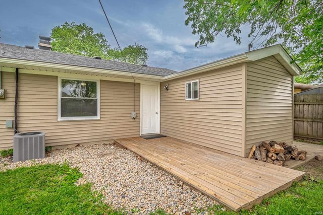 2007 W Sheffield Drive, Muncie, IN 47304